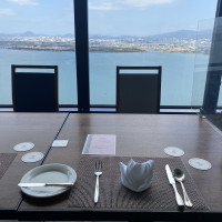 ホテルから琵琶湖を一望できます