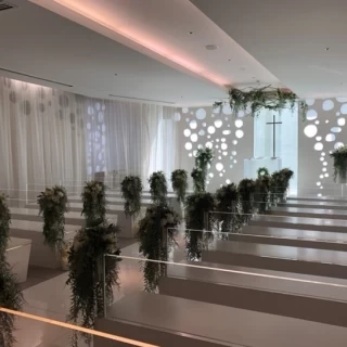 白くて明るい会場です！