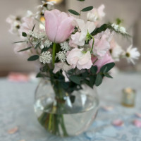 会場のお花の飾りや、テーブルクロスが可愛かったです