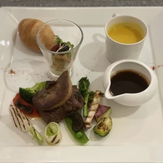 フェアで出していただいた食事です。