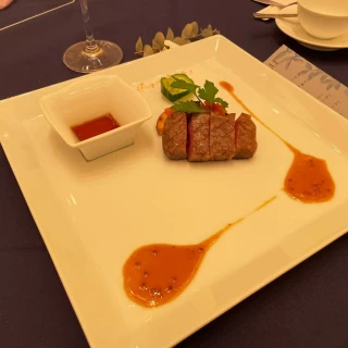 お肉料理だけ、奥羽牛に変更しました。