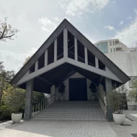外でブーケトスや写真撮影ができました