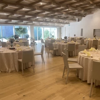 光の差し込む披露宴会場でした。