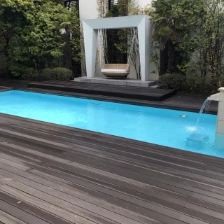プールが素敵でした