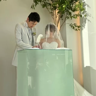 結婚証明書に一筆中
