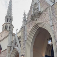 外の大階段が素敵でした。
空と外観が素敵でした。