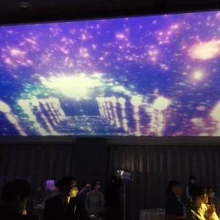 壁を使っての演出