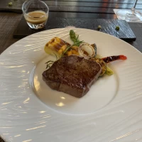 目の前で焼いてくれて美味しかった