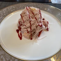 モンブラン。クリームは目の前でかけてくれました。美味しかった