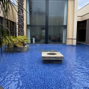 プールのように水がはってます。綺麗です|616996さんのアイランドヒルズ迎賓館佐賀の写真(1495437)