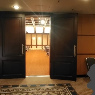 中人数会場
扉