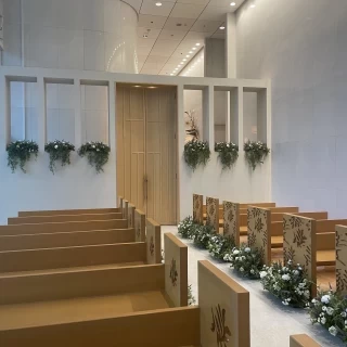 彫刻が施された椅子が素敵です