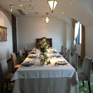 少人数向けの食事会会場