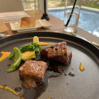 お肉料理です。