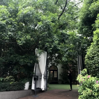 会場への入口。
