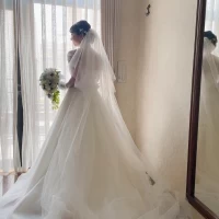 新婦の仕度している様子