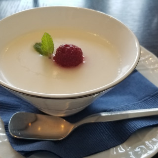 試食のデザートです。杏仁豆腐