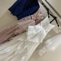 メイクルームにて、当日の衣装が準備されてました