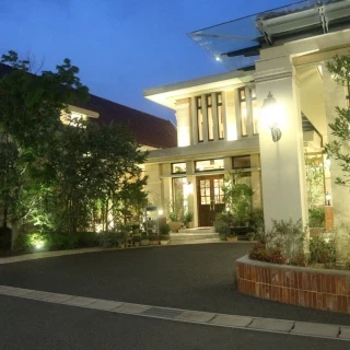 お昼の外観も素敵ですが夜の外観もとっても素敵です。