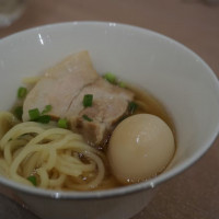 オプションで醤油ラーメン。お酒を飲む方に喜ばれました。