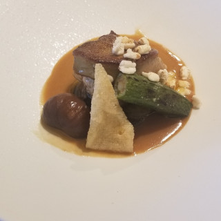 牛肉とフォアグラを味噌の和ソースで提供。とてもおいしかったで