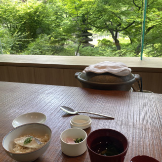 締めの鯛飯とお吸い物です。優しい味でした。