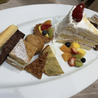 式後いただいたケーキビュッフェ