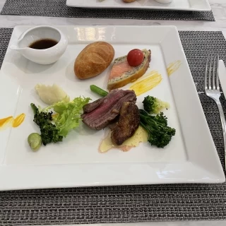 式場見学用のお料理だそうです。