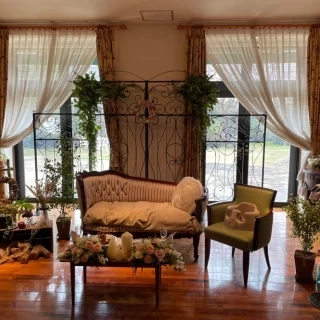 テーブル、後ろの植物以外はブランセにあるものをお借りしました