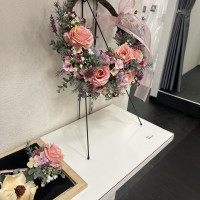 衣装あわせの施設でレンタル、オーダーできる花の写真