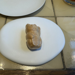 モナカです