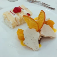ウエディングケーキ
コーヒーか紅茶つき