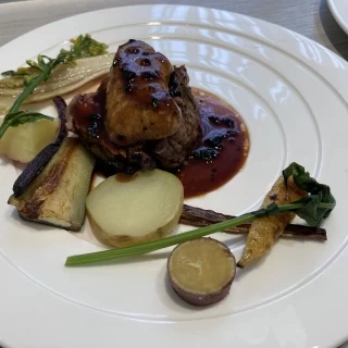 お肉以上にソースの味が素晴らしい。