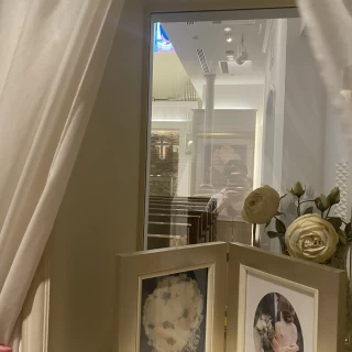 マジックミラーになっているそう