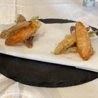 野菜の天ぷら。野菜がとても甘く、サクッとしていて軽い