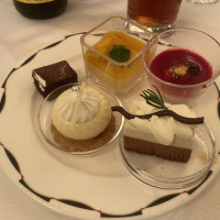 デザートビュッフェ