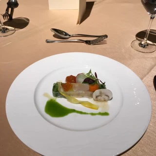 フレンチコースの料理です。