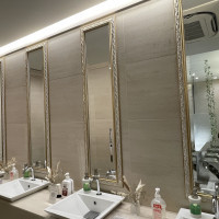 披露宴会場 瑠璃 女性トイレ鏡1
鏡にメッセージかけます