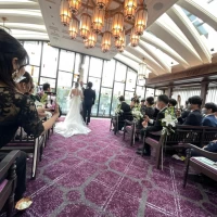 白いドレスが映える素敵なチャペルです！