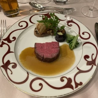 メインの肉料理