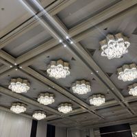 豪華なシャンデリア