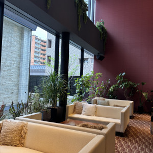 植物がたくさんで目に優しい|620297さんの岡山モノリスの写真(2563530)