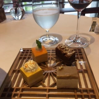 デザートはケーキビュッフェも可能。