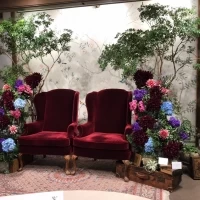 披露宴会場の新郎新婦席