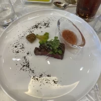 お肉料理はソースを選べます