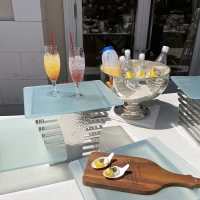 2種類の飲み物とお料理