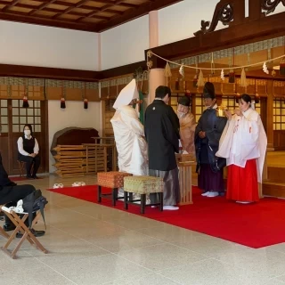 龍城神社さんの本殿？の中でのお式でした。