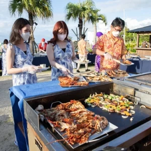 ビーチパーティーのお料理|620905さんのルネッサンス・リベーラ教会(ルネッサンスリゾートオキナワ内)チュチュリゾートウエディングの写真(1480998)