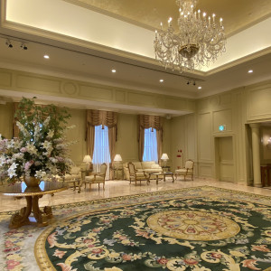 チャペル前室のホワイエです。高級感がありお気に入りです。|621040さんのリーガロイヤルホテルの写真(1818566)