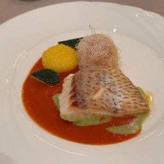 メイン料理のお魚